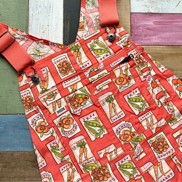 NWT Duluth Small x35L Heirloom Gardening Bib Overalls Coral Seed Packets Farming - Picture 4 of 9